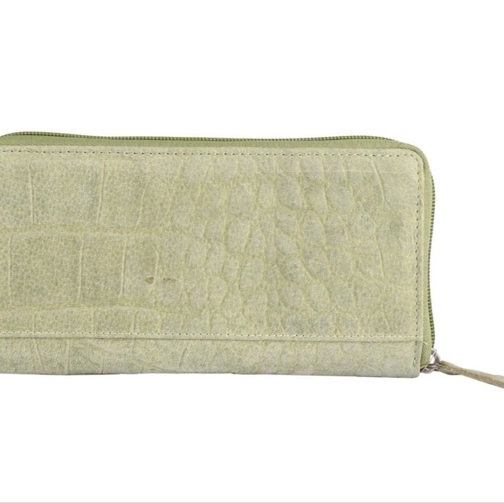 NWT Light Green Genuine Leather RFID Protected Wallet - Picture 5 of 8